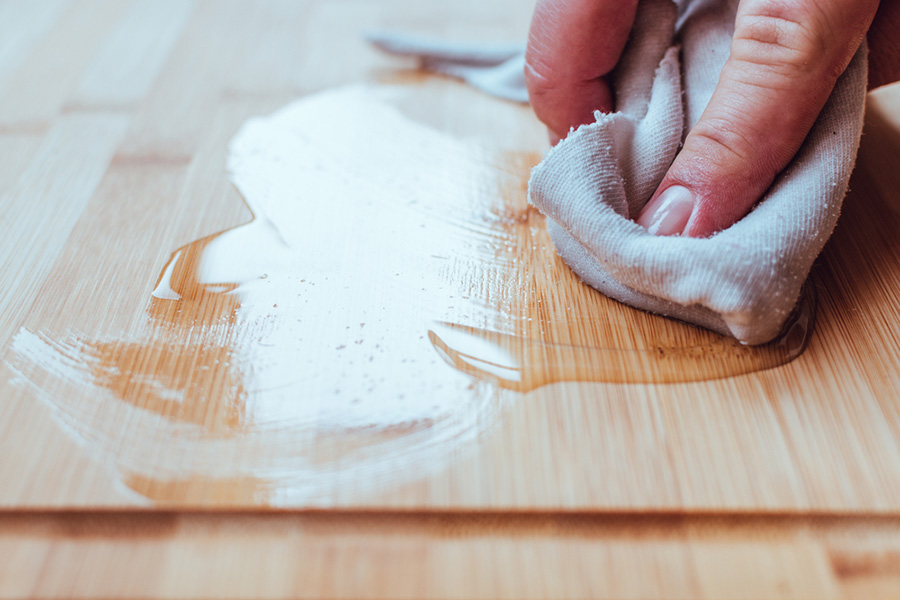 How to Remove Oil Based Paint From Laminate Flooring