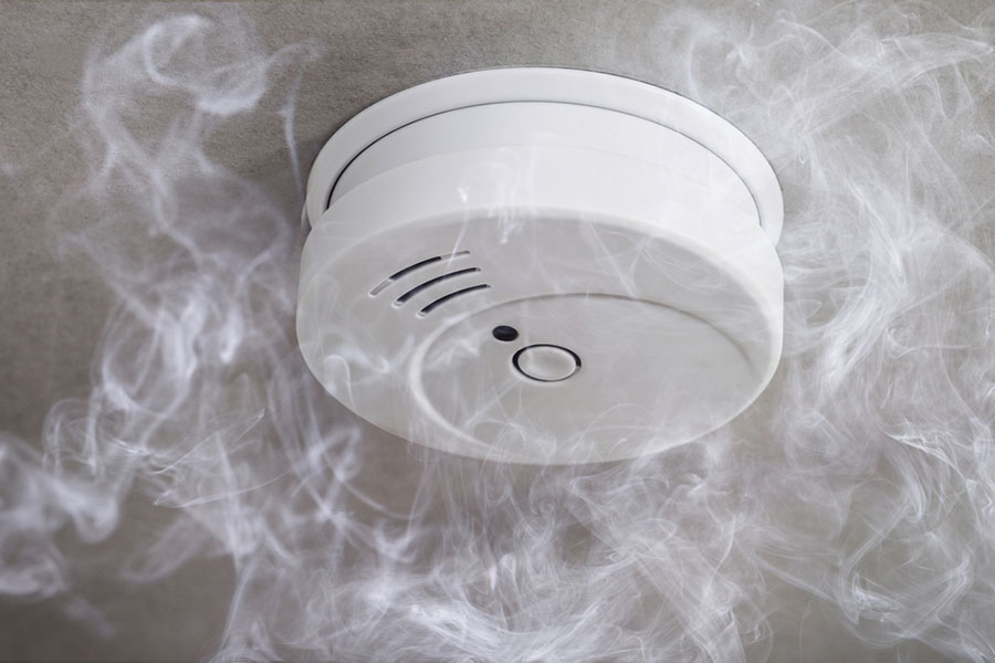 Dual-sensor smoke detectors