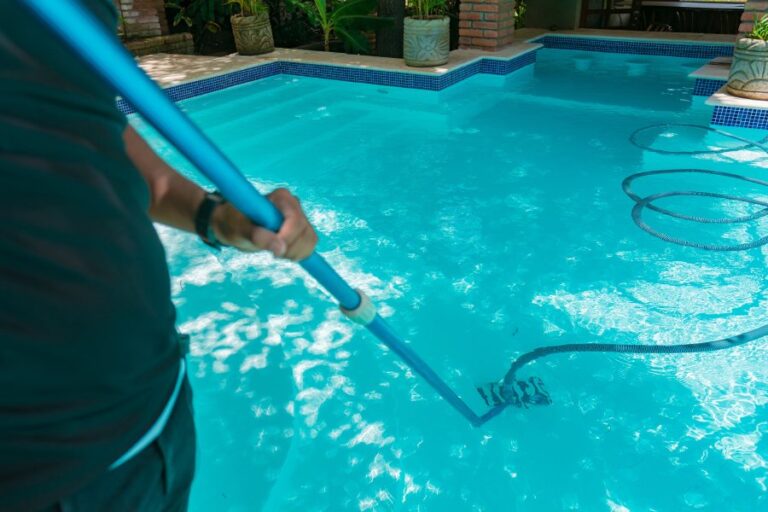 How to Clean a Pool