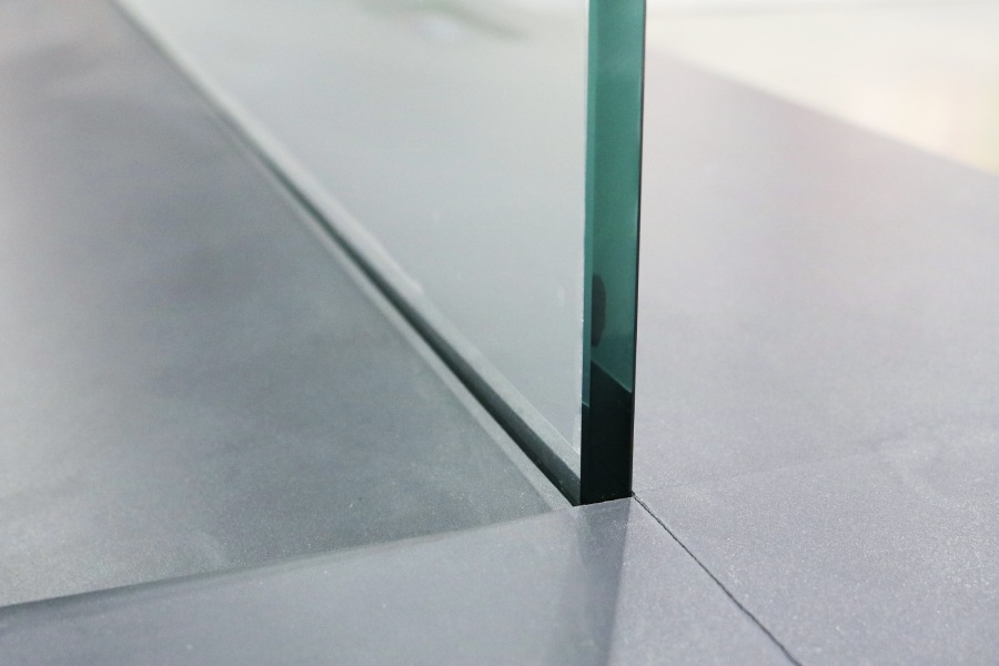 Laminated glass