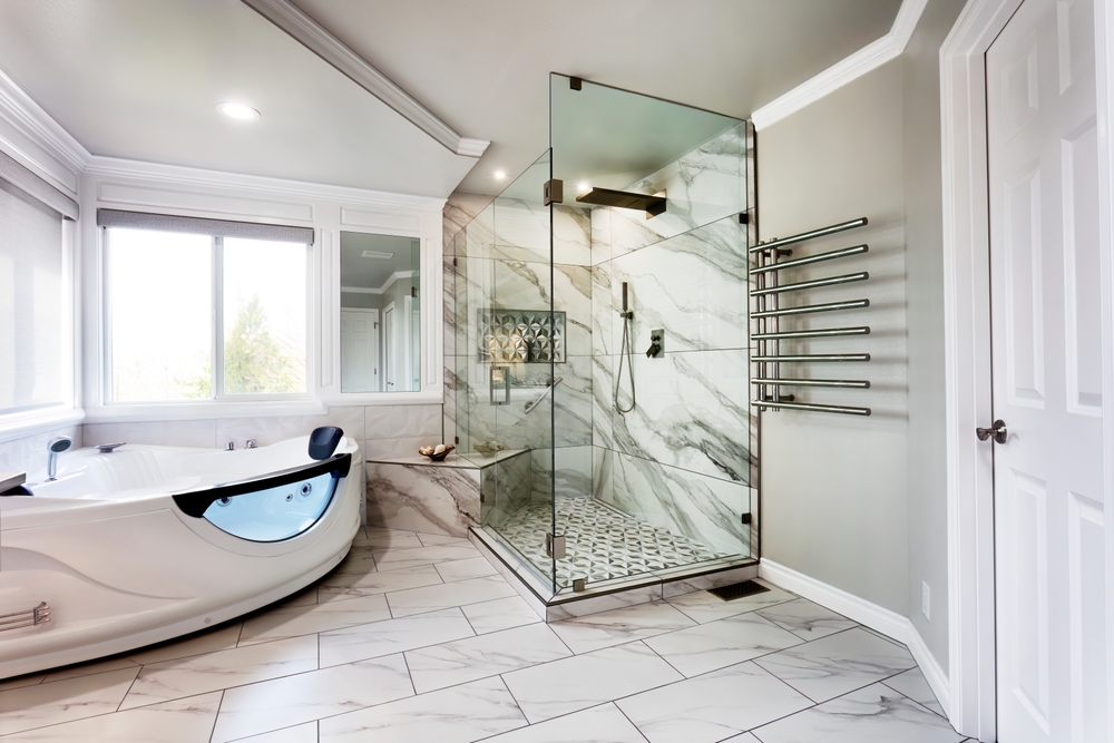 Saving-money-on-a-Jacuzzi-bath-remodel