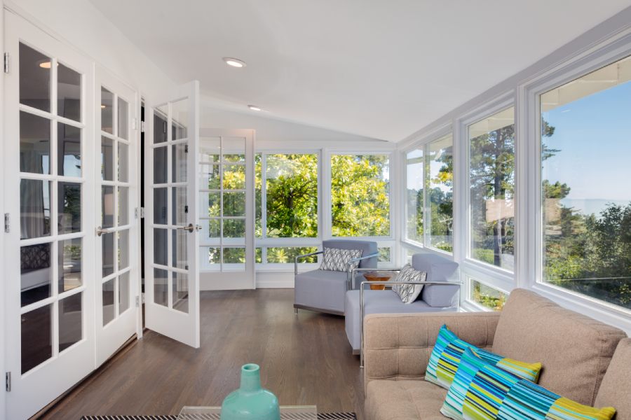 Four-season sunroom