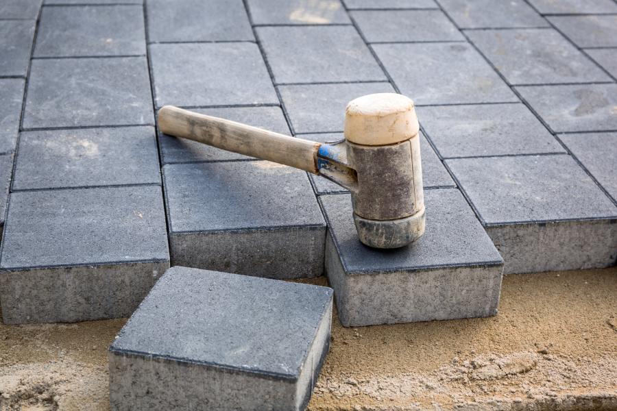 How to Cut Pavers for Curves